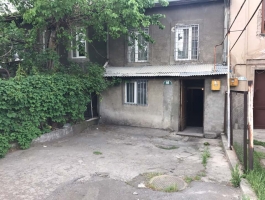 Առանձնատուն, Էրեբունի
