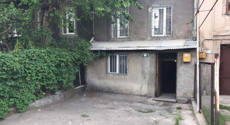 Առանձնատուն, Էրեբունի